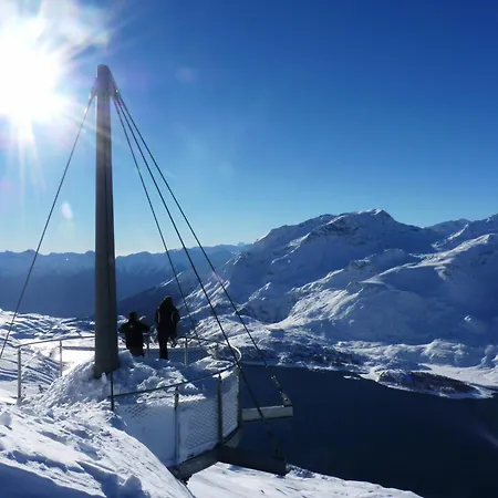 For 8 People With 3 * Val Cenis